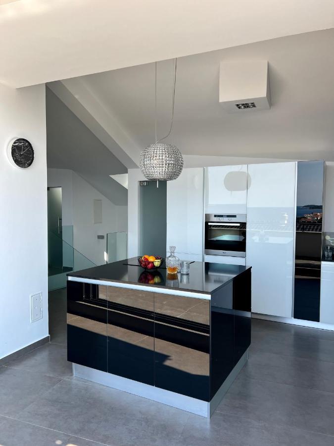 Appartamento Luxury Laurus Penthouse With Awesome Sea View Primošten Esterno foto